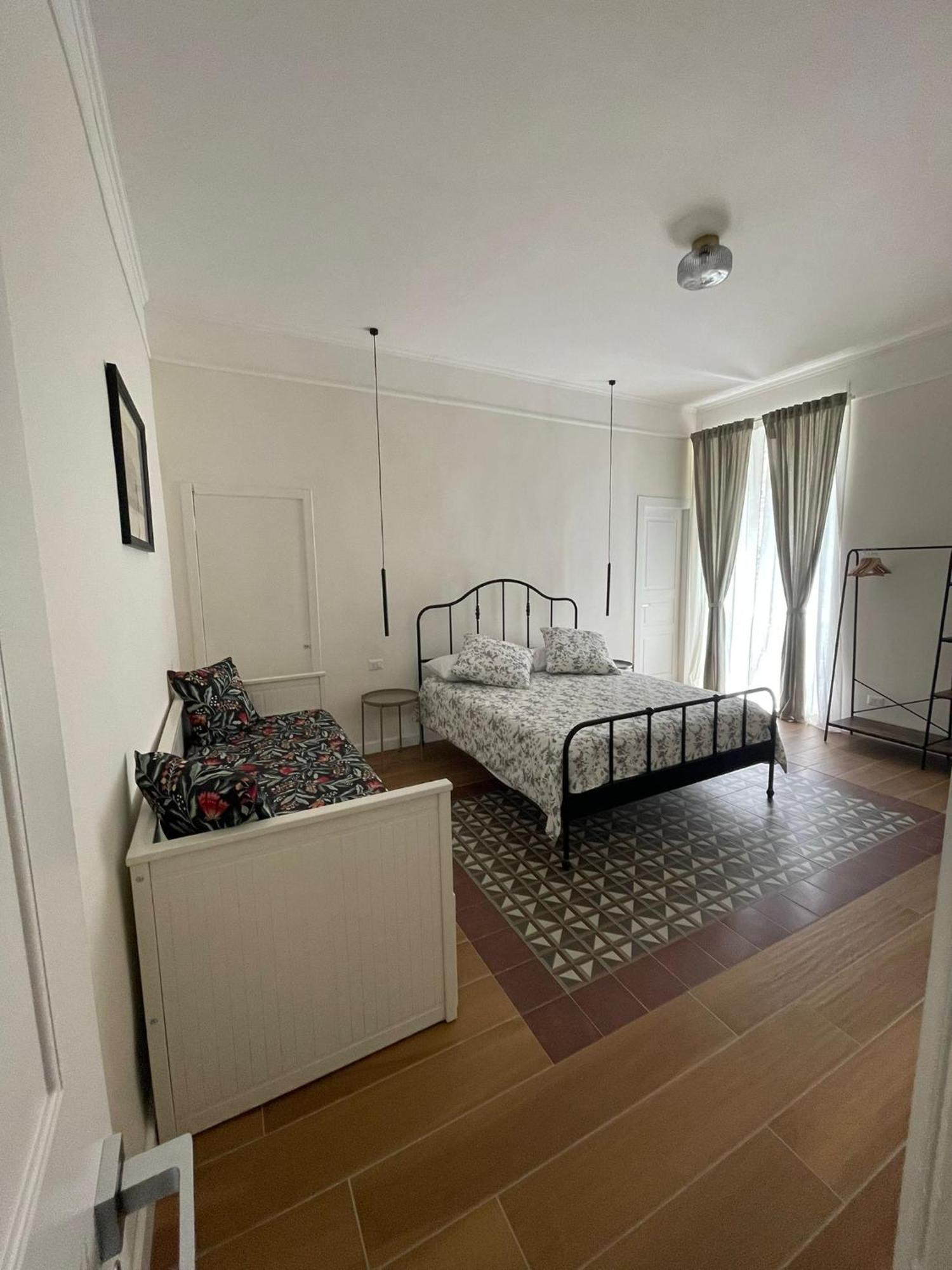 Bed and Breakfast Casa Duchesca Napoli Esterno foto